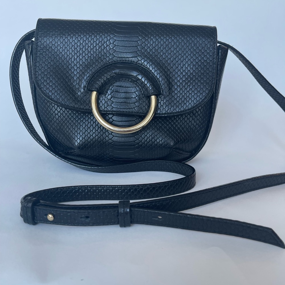 Banana Repuplic crossbody bag leather
